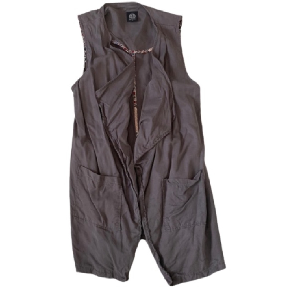 Bobeau Drapey Vest with Pockets